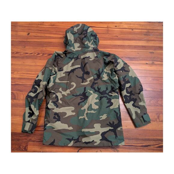 US Army ECWCS GorTex Parka Jacket Mens Medium Regular Woodland Camo Hooded - Picture 2 of 8